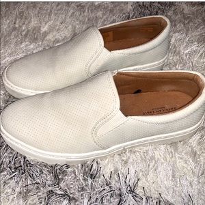 American Eagle slide on sneakers